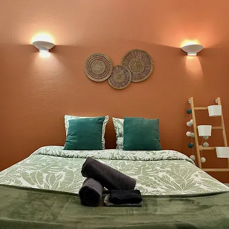 Apartment Joli T2 47m2 Au Calme Absolu, A 2 Pas De La Gare Avec Parking Prive