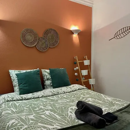 Apartment Joli T2 47m2 Au Calme Absolu, A 2 Pas De La Gare Avec Parking Prive *